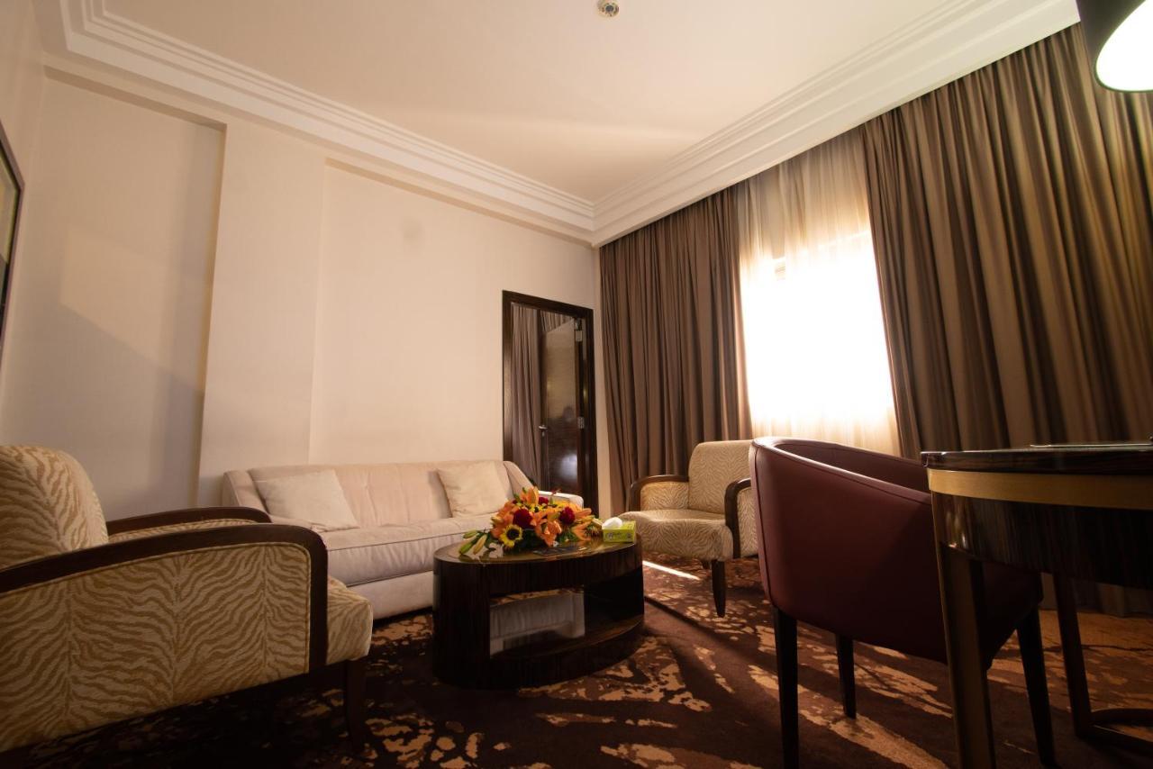 Hotel Fleur De Lys Plateau Дакар Экстерьер фото