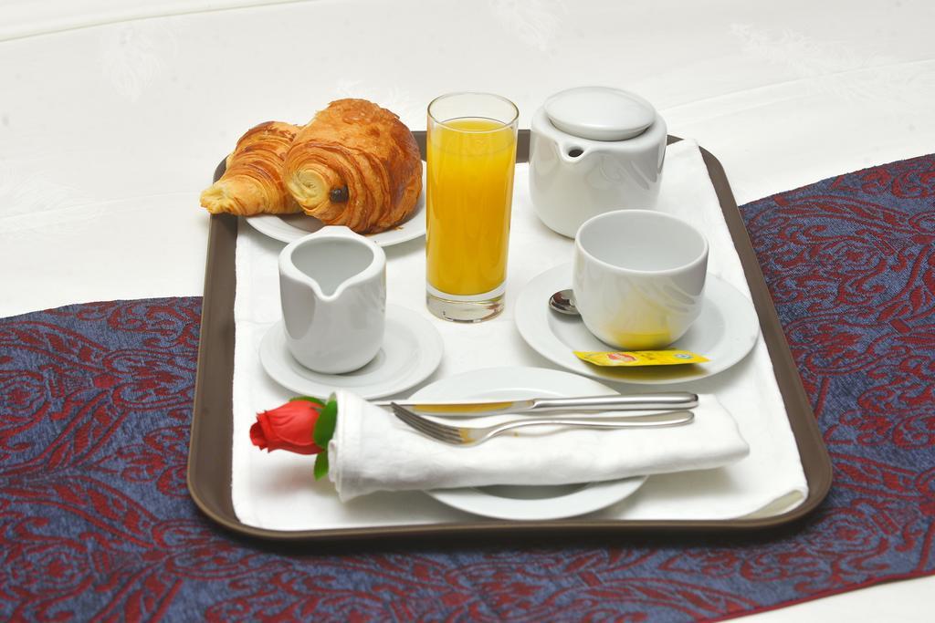 Hotel Fleur De Lys Plateau Дакар Экстерьер фото