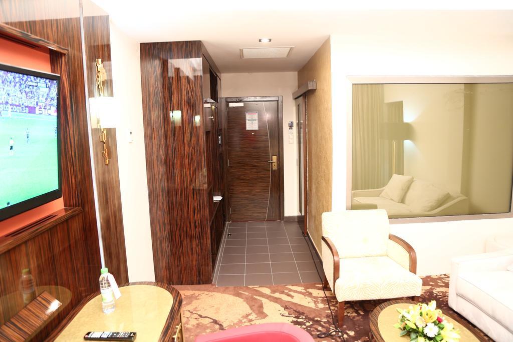 Hotel Fleur De Lys Plateau Дакар Экстерьер фото