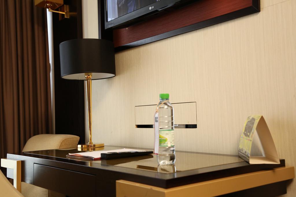 Hotel Fleur De Lys Plateau Дакар Экстерьер фото